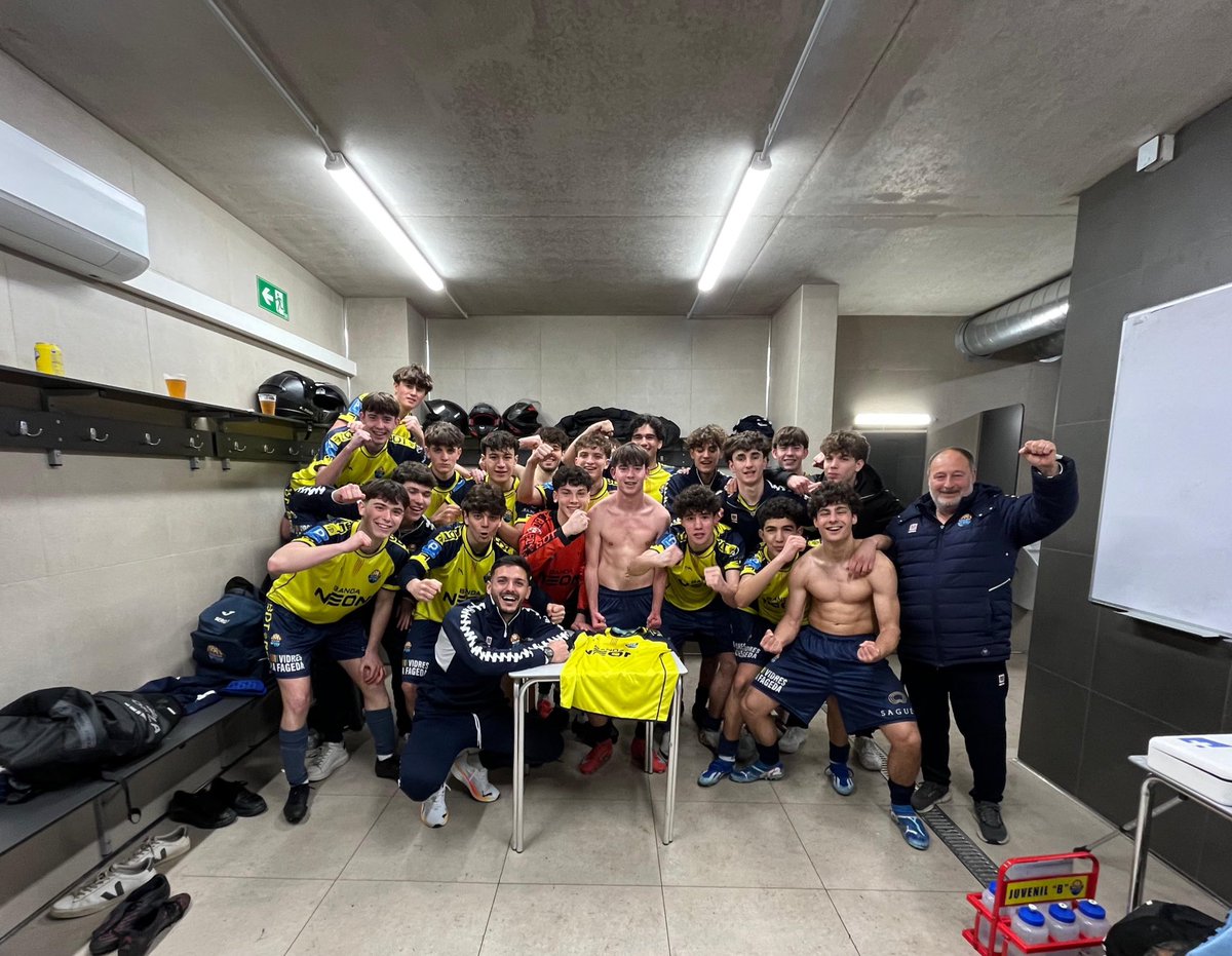cefboscdetosca's tweet photo. 🫡 INSISTEIXEN

🔝 El Juvenil "B" vol quedar-se a Primera i ho vol lluitar

💛 Victòria aquest dissabte davant del Cristinenc per sumar tres punts vitals

#TractoretGroc #BDT1978 https://t.co/673iaxdnpD