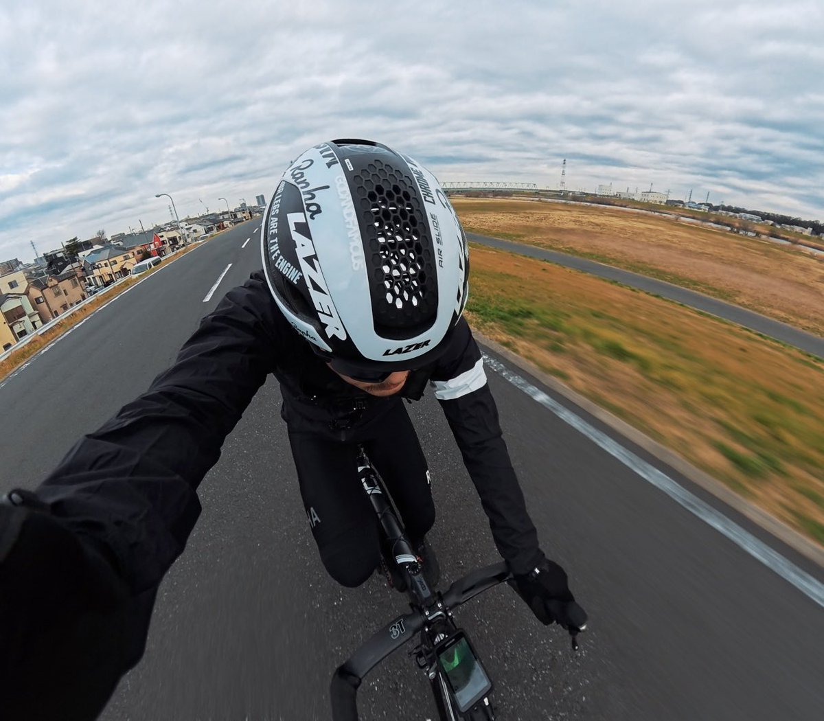 ラバルル【芸夢】 tweet media