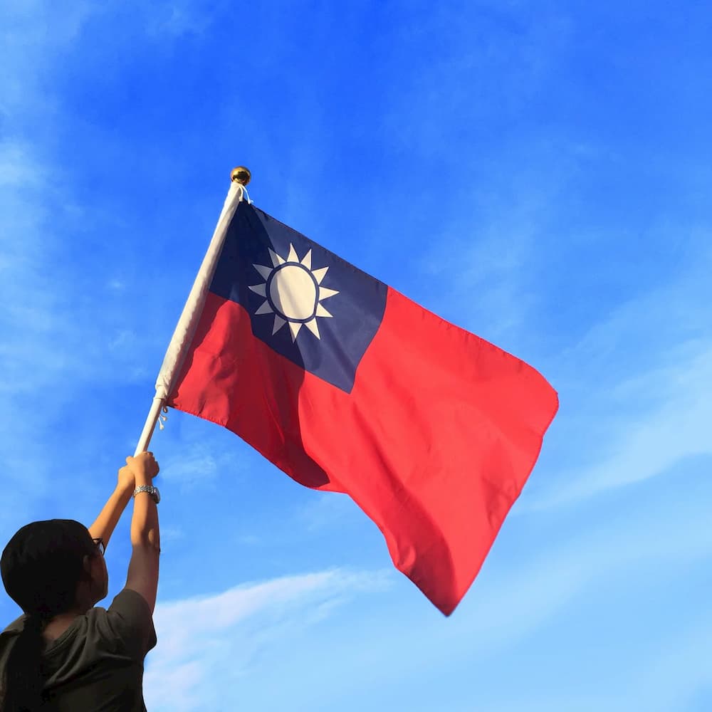 new27brigade's tweet photo. 伊朗聲稱，任何與美國和以色列斷交的國家都能通過海峽！

台灣：😏 https://t.co/r1Cyjyga8k