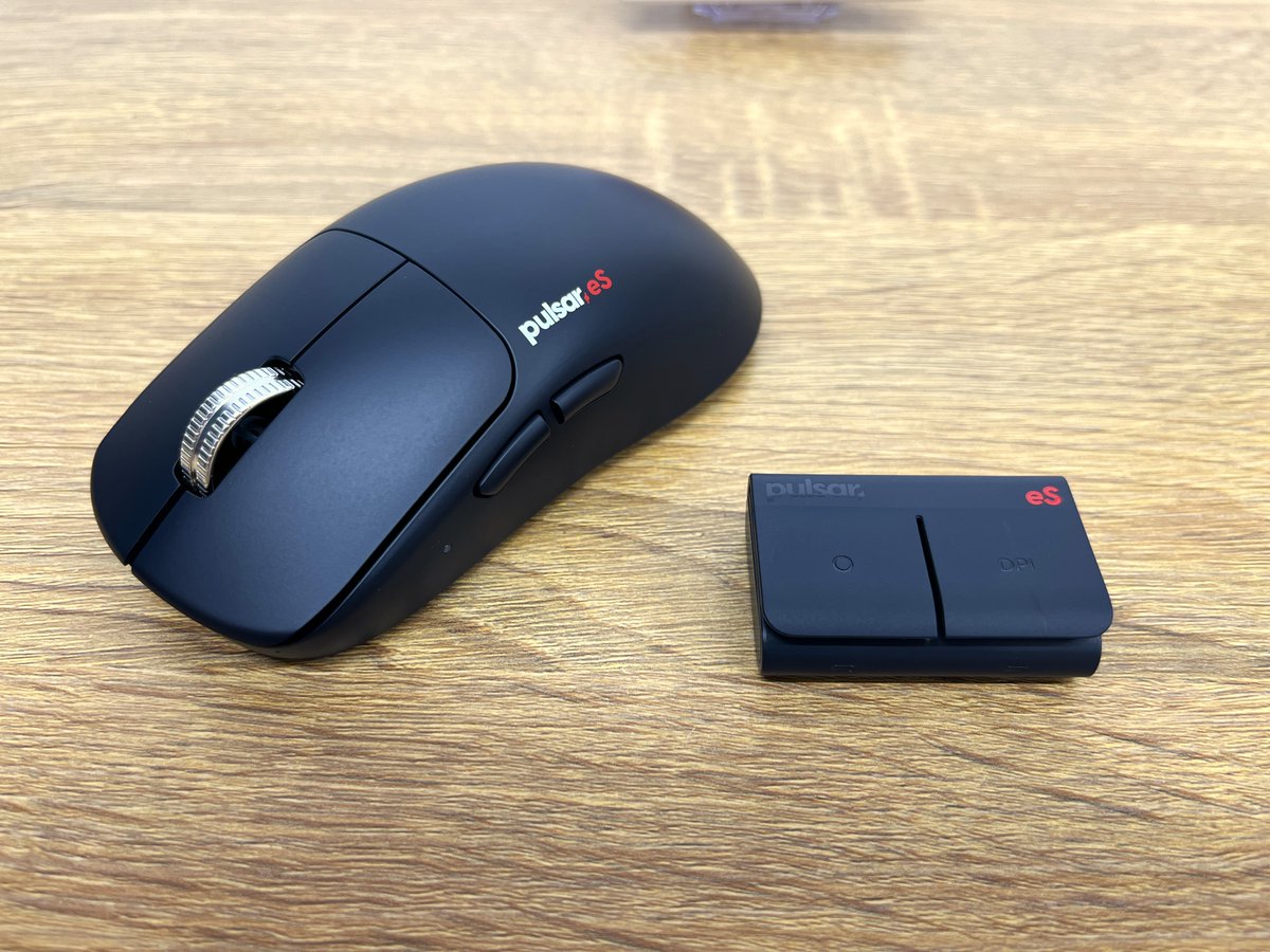 dospara_tsu's tweet image. 📢【新商品紹介】
#Pulsar eS FS-1が販売開始❗

#VAXEE との共同開発
“安定性”を重視し、信頼の基準点として、
競技シーンにおける新たなスタンダードを目的としたマウスです🤩

展示品もありますので是非ご確認ください👍

#ドスパラスタッフ