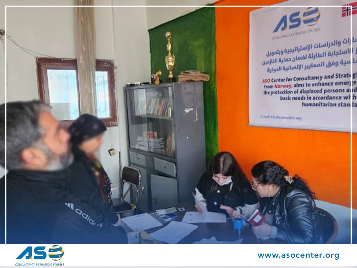 ASO_center's tweet photo. منظمة أسو للاستشارات والدراسات تختتم توزيع 504 سلة غذائية وتطلق المرحلة الثانية من الدعم النقدي للنازحين في عامودا

اختتمت منظمة أسو للاستشارات والدراسات الاستراتيجية بالتعاون مع المنظمة النرويجية NORWAY توزيع الدفعة الرابعة والأخيرة من السلات الغذائية، ضمن برنامج الدعم الإنساني المخصص للنازحين المقيمين في مدارس مدينة عامودا وريفها. وبلغ عدد السلات الموزعة في مجمل المشروع 504 سلة غذائية، جرى توزيعها على شكل دفعات، استفادت منها 126 عائلة نازحة.

ويأتي هذا النشاط في إطار الجهود الإنسانية التي تبذلها المنظمة للتخفيف من الأعباء المعيشية التي يواجهها النازحون، لا سيما في ظل الظروف الاقتصادية الصعبة التي تمر بها المنطقة.

وفي السياق ذاته، أعلنت المنظمة عن إطلاق المرحلة الثانية من برنامج الدعم النقدي، حيث تم توزيع الدفعة الأولى بقيمة 150 دولاراً لكل عائلة، استفادت منها 100 عائلة نازحة، وذلك ضمن خطة تستهدف 300 عائلة سيتم دعمها على مراحل متتالية خلال الفترة القادمة.

وأكدت منظمة أسو أن هذه المبادرات تأتي استجابة للاحتياجات الإنسانية الملحّة للنازحين، وتعكس التزامها المستمر بتقديم الدعم والمساندة بالتعاون مع الجهات الداعمة.

#مركز_آسو #منظمة_آسو_للاستشارات_والدراسات_الاستراتيجية #ASO_Center
#آسو_للدراسات_الاستراتيجية
#استجابة_إنسانية
#دعم_النازحين
#مساعدات_إنسانية
#عمل_إنساني
#عامودا