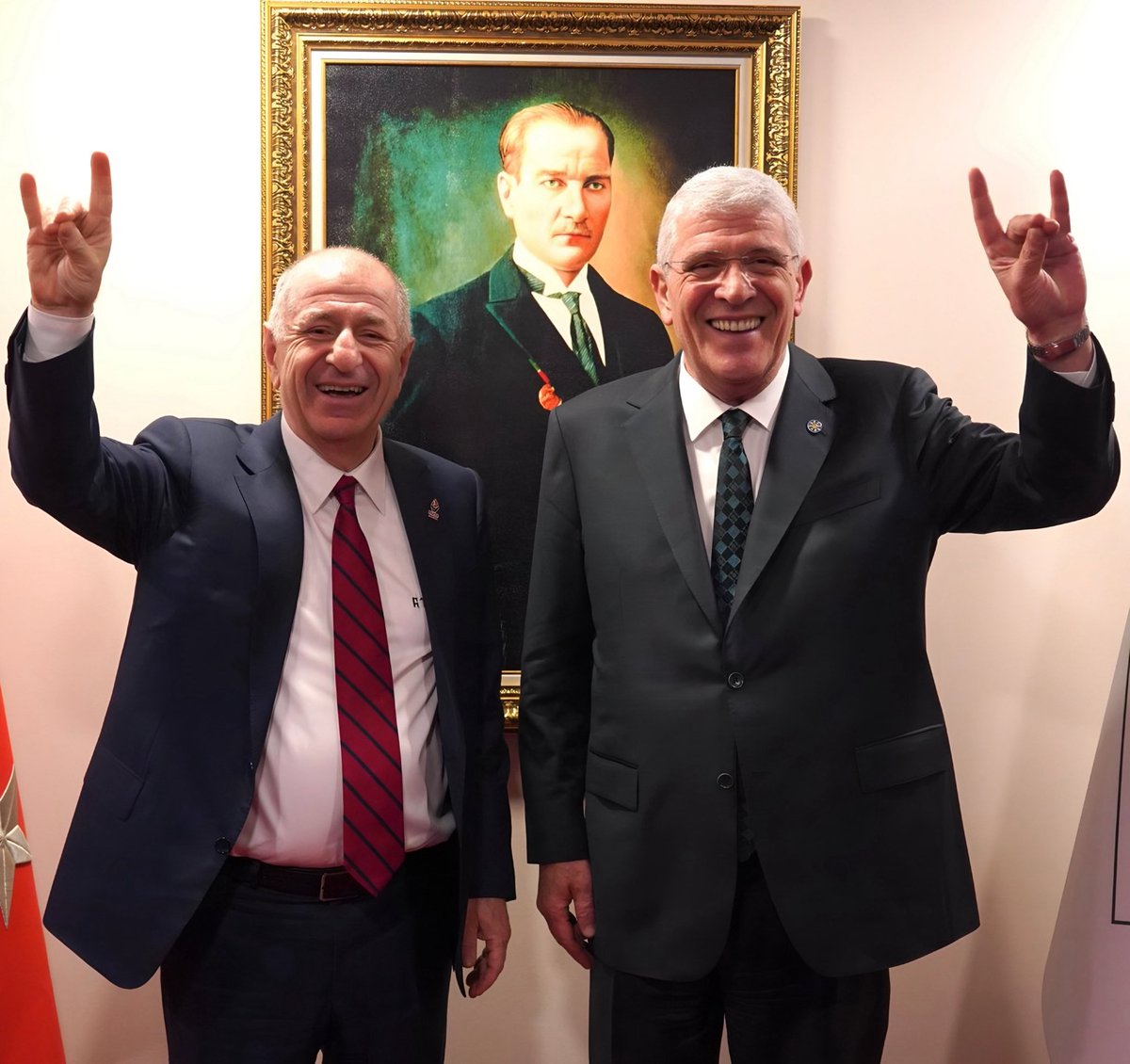 💥 Ümit Özdağ: “Biz İYİ Parti ile ittifaka açığız. Ve İYİ Parti tabanı da Zafer Partisi tabanı da ittifak istiyor.

Belki de Türk siyasetindeki en doğal ittifaktır.” (T24)