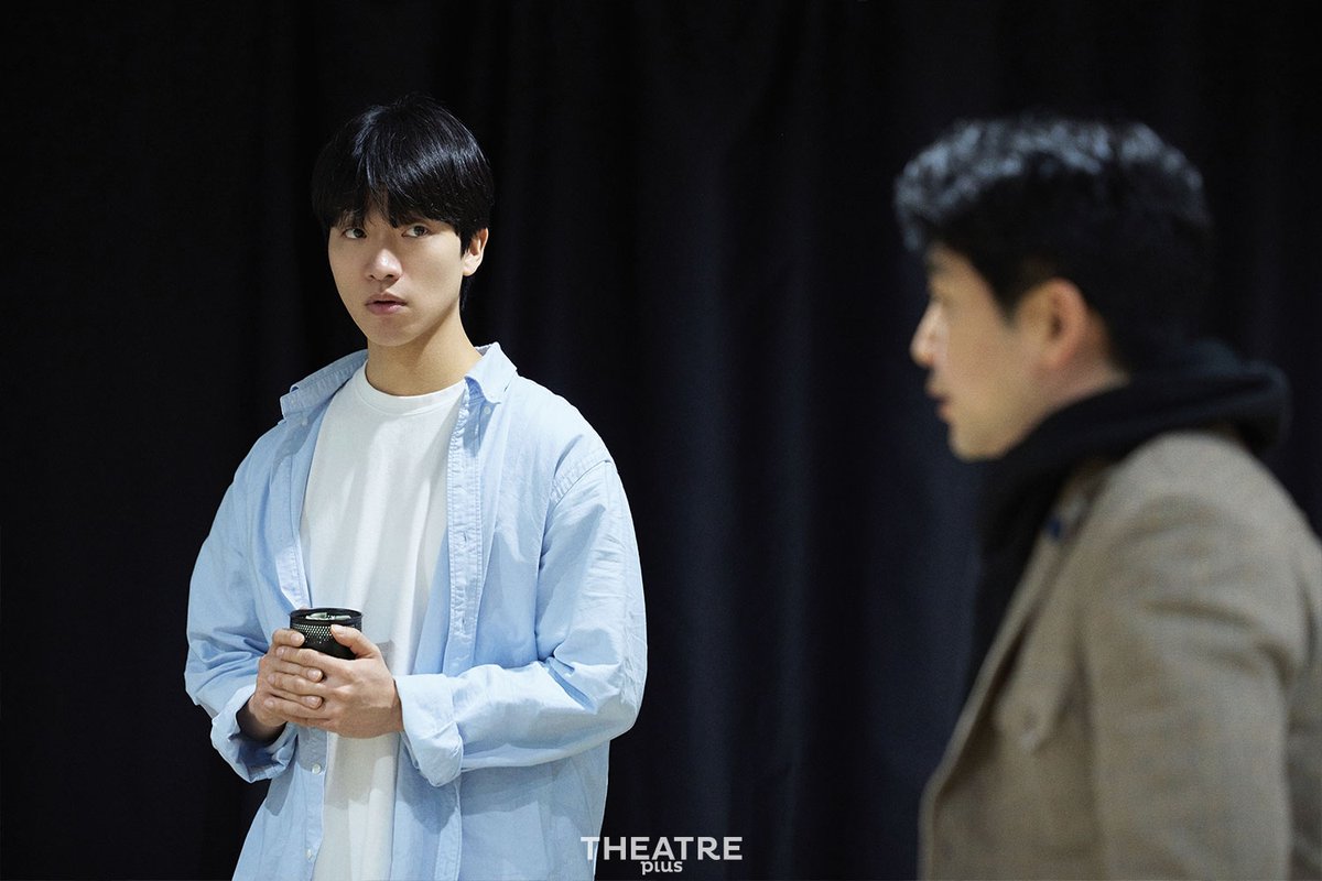 theatreplus_twt's tweet photo. [인터뷰🎙] 3월호는 연극 <히스토리 보이즈> 연습실에 다녀왔습니다✍️마치 학교처럼 치열한 토론이 이뤄지던 현장으로 여러분을 초대합니다. 깊은 고민과 정성이 담긴 배우 #안지환 #송광일 의 인터뷰도 함께 만나보시죠 📩
-
📲https://t.co/ykv4YMjVPo https://t.co/nNo2SVMWxu