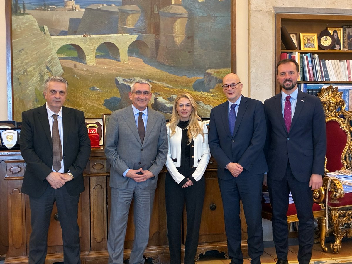 PLinGreece tweet media