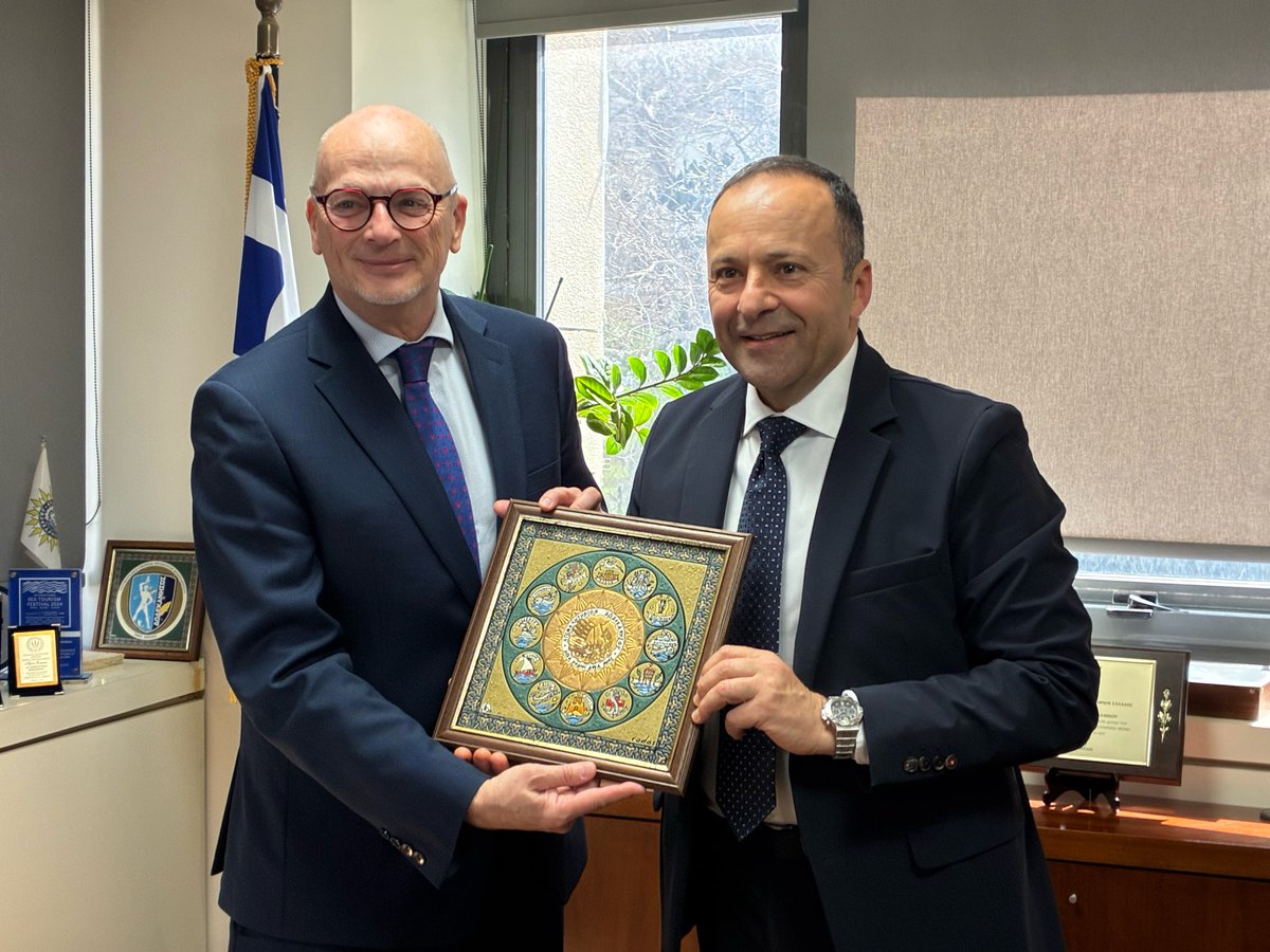 PLinGreece tweet media