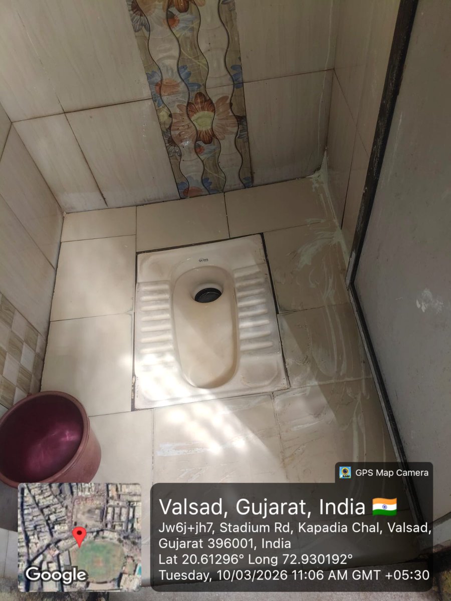 વલસાડ નગરપાલિકા દ્વારા તા. ૧૯-૧૨-૨૦૨૫ થી તા. ૩૧-૧૨-૨૦૨૬ સુધી “વિઝિબલ ક્લીન્લીનેસ કેમ્પેન” અંતર્ગત આજે તા.૧૦-૦૩-૨૦૨૬ ના રોજ  બસ સ્ટેન્ડ,રેલ્વે સ્ટેશન, શાક માર્કેટ,રહેણાંક વિસ્તાર,ઝૂંપડપટ્ટી,શૌચાલય,મંદિર,તળાવ,બાગ-બગીચા અને વાણિજ્ય વિસ્તાર વિગેરેની સાફ સફાઈ કરવામાં આવી.