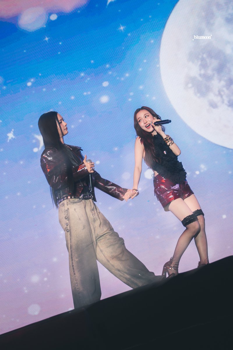 blumoonfoto's tweet photo. So dance the night away with me girl 🌠

#GirlRulesSeriesEP1 
#มิ้ลค์เลิฟ #MilkLove https://t.co/iAEVVEQgRI