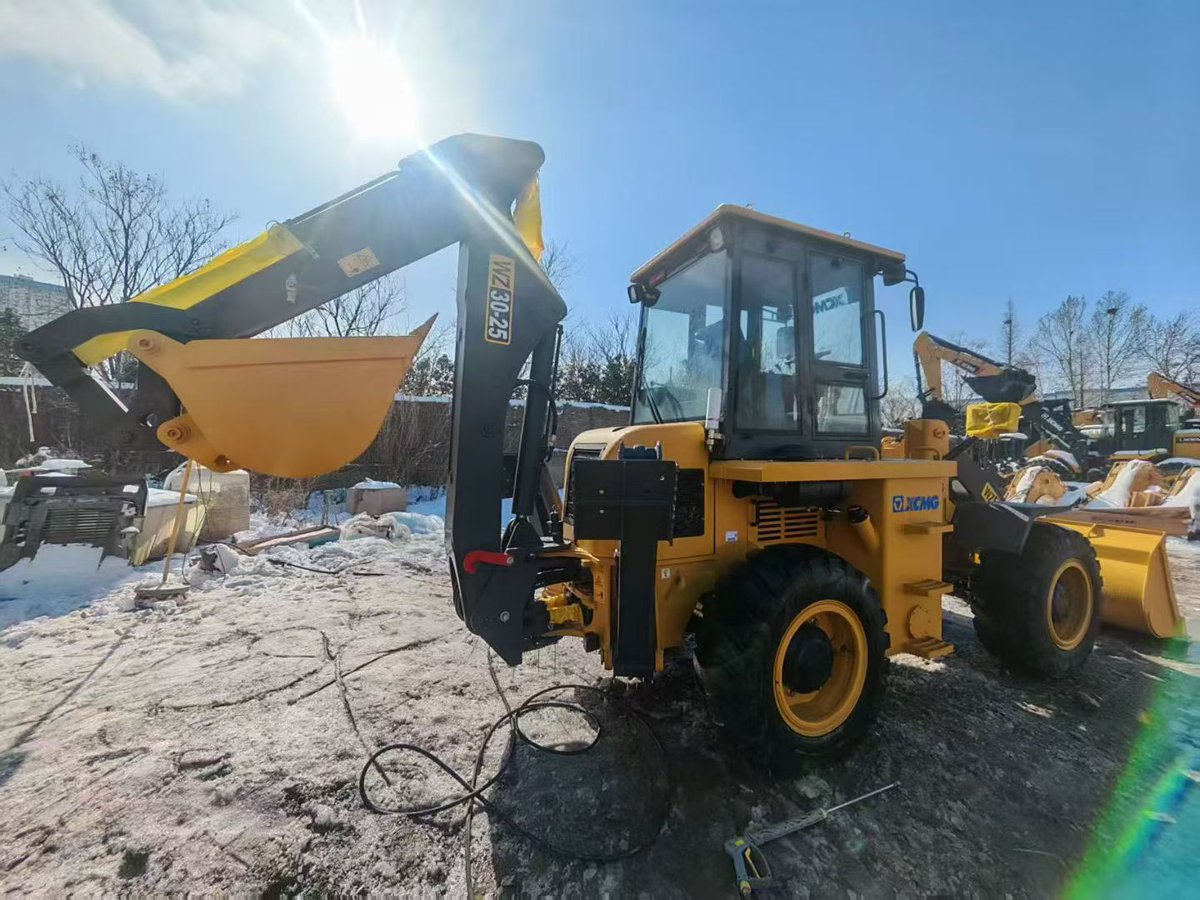 HaleyHuang1211's tweet photo. 🚜 XCMG WZ30-25 Backhoe Loader
✅ Powerful & reliable
✅ High efficiency & easy operation
✅ Stable performance & low maintenance
✅ Versatile for digging, loading & handling
DM for price & details!
#XCMG #Backhoeloader https://t.co/Ac7VItdN8b