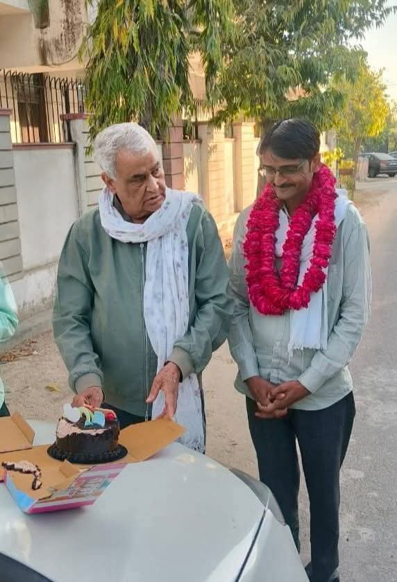 जन्मदिन के शुभ अवसर पर ढेर सारी बधाई एवं शुभकामनाएं आदरणीय <a href="/gulabchand8687/">Gulab Meena</a>  गुरुजी..💐🎂
 ईश्वर आपको उज्जवल भविष्य एवं उत्तम स्वास्थ्य प्रदान करें..🙏
#happybirthday