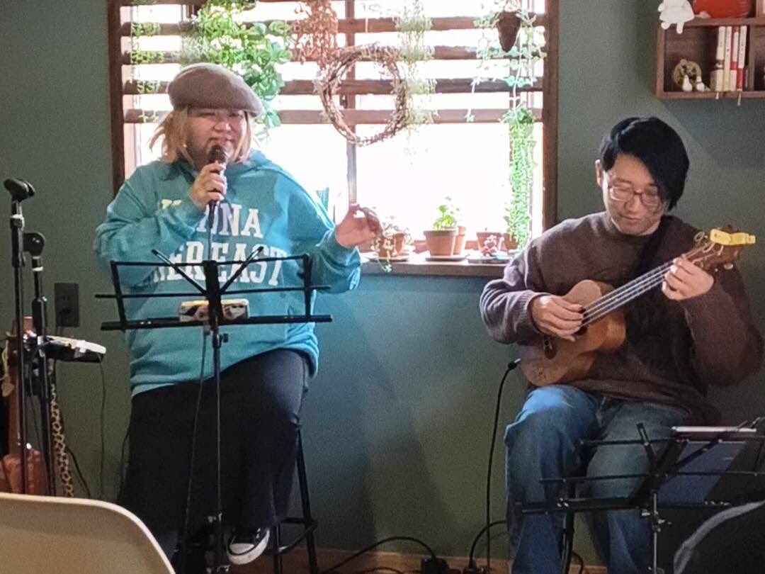 喫茶toitoitoiマルシェありがとうございました！

ウクチューのみんなと一緒に喫茶toitoitoiのテーマを演奏しました！

お越しいただいた皆様、ありがとうございました^ ^