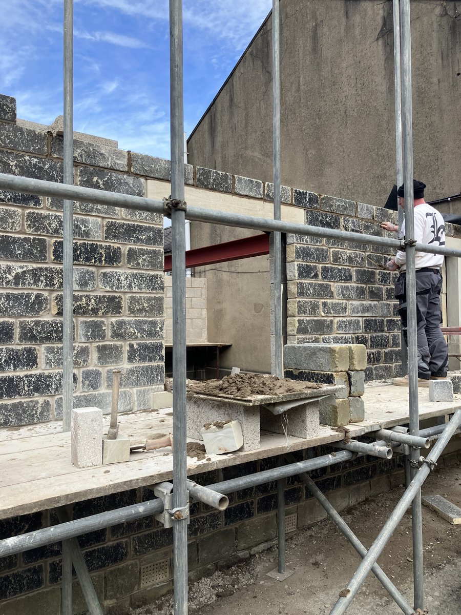MyersBuilding's tweet image. NEW PRODUCT! Our latest addition to the Crosland Hill range is a medium/dark tumbled and dyed walling stone, shown here on a recent build in Denby Dale. Call into your local MBTS branch and find out more. myersbuildingsupplies.co.uk/natural-stone/ #CroslandHill #TumbledStone #MBTS 🏡🪨