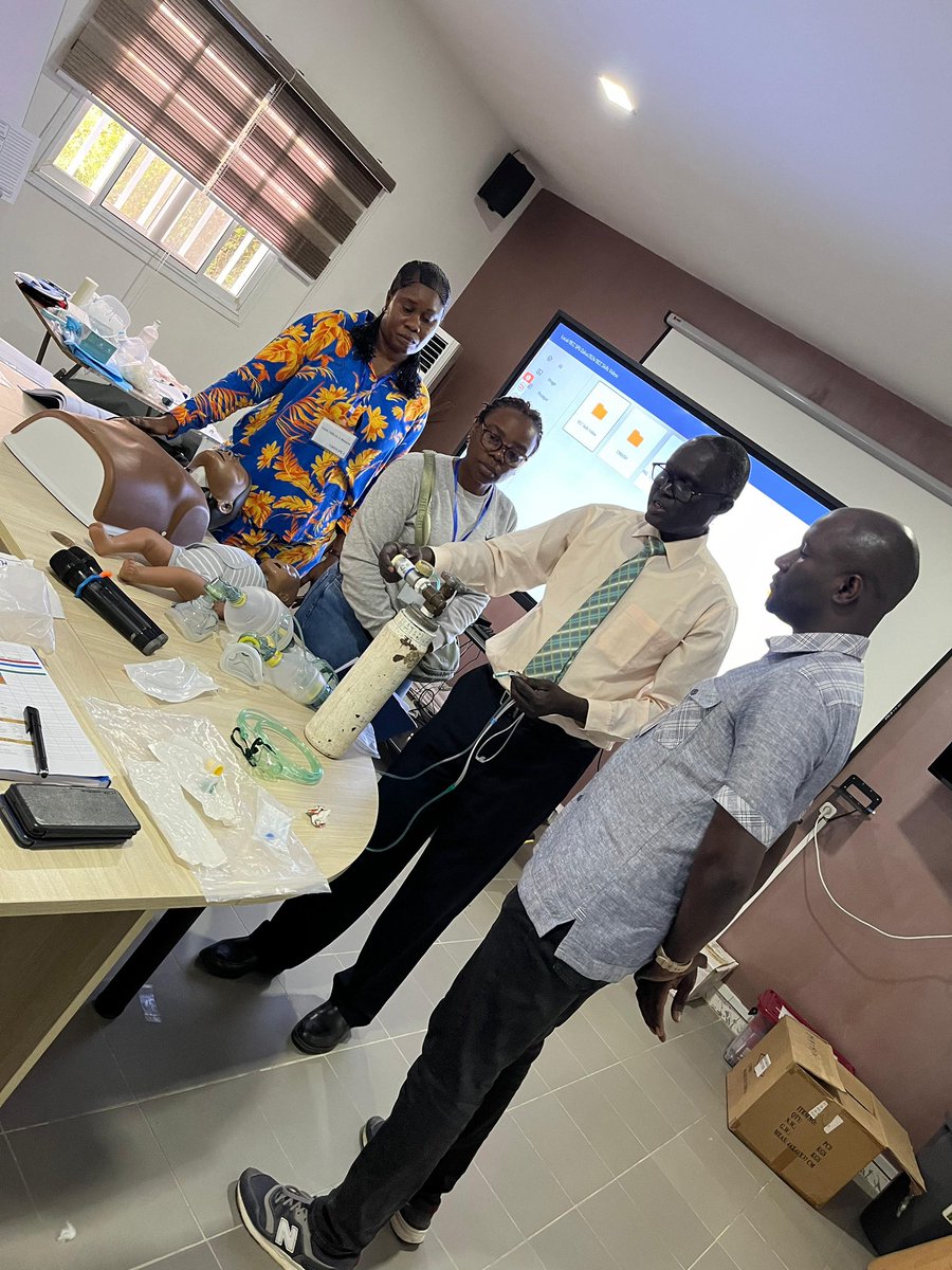 lifesim_east's tweet photo. 🚑 Oxygen is often the first life-saving treatment in emergencies trauma, shock, cardiac arrest, or respiratory distress.

Early oxygen therapy prevents hypoxia, protects vital organs, and buys time for definitive care.

Access to oxygen = access to survival. https://t.co/6lTl1P3Fi2
