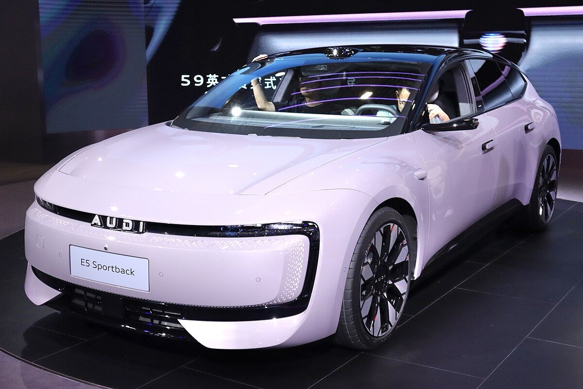 こちらにくると欧州メーカーの中国限定EV車を見るのも楽しみのひとつ

こちらは昨年発売されたAUDIのE5
伝統のFour Ringsを廃して新しいEVブランドとして立ち上げ