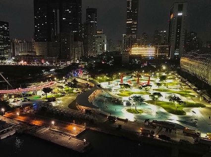 If you need healing today, get some soup dumplings，it's really warm and healing。🤫