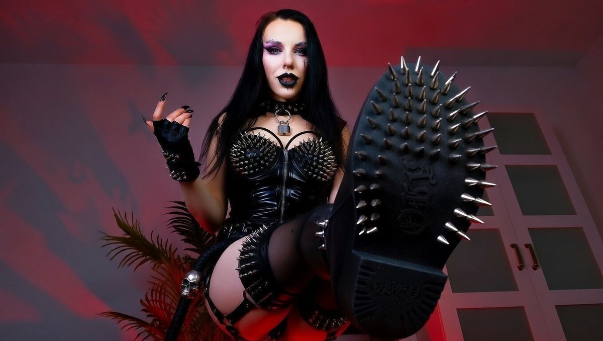 xietanavaaa's tweet photo. Click RT and heart if you crave being hunted and owned. Survivors get my attention. Cowards stay silent. Who's first? https://t.co/fqa06KX1wJ