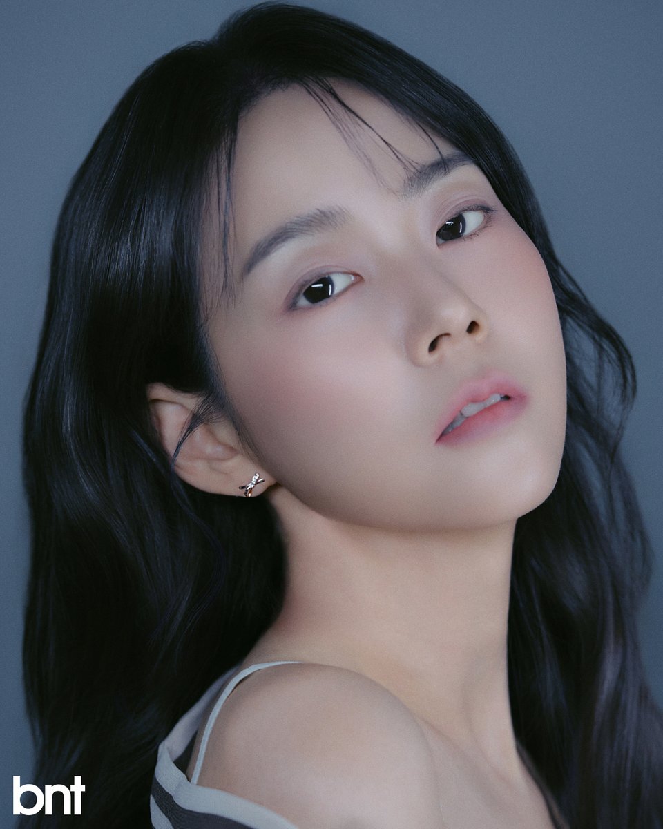 배우 한승연, 'bnt' 화보 공개! '몽환+시크' 분위기
"팬분들이 많은 힘을 주셔서 지금까지 활동을 이어올 수 있었다"
'벨라노' 주얼리와 협업한 'bnt' 화보 공개!

[사진 제공: bnt]

#한승연 #HANSEUNGYEON