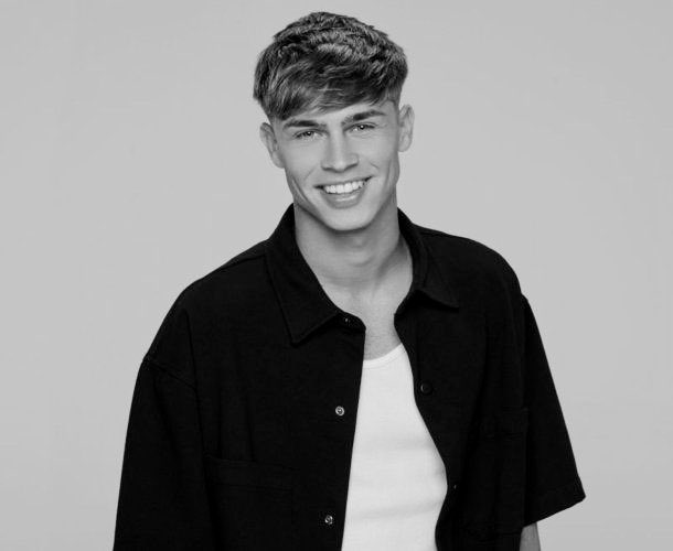 nom0leste tweet media