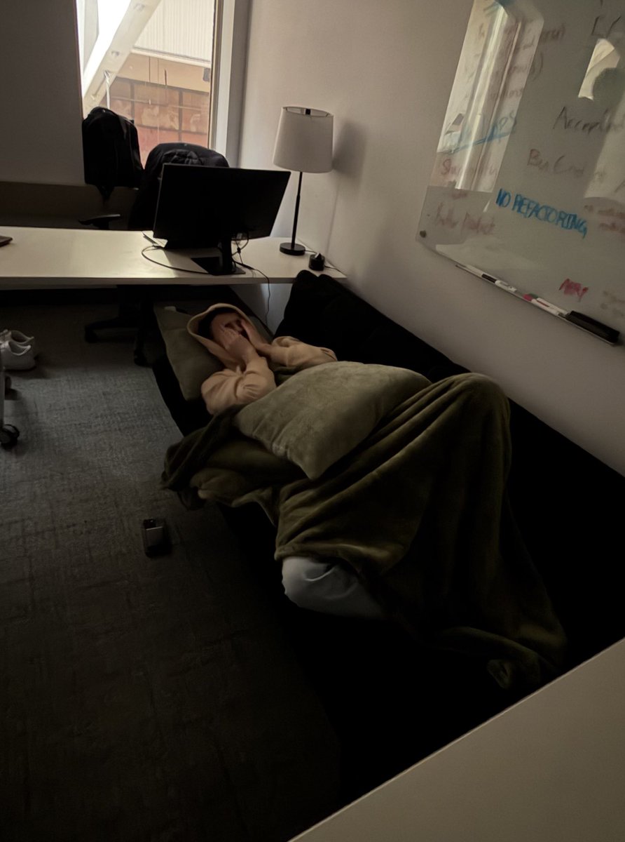 emranbehroz's tweet photo. if your CTO is not sleeping in the office you’re not gonna make it https://t.co/oEGnT28D0g