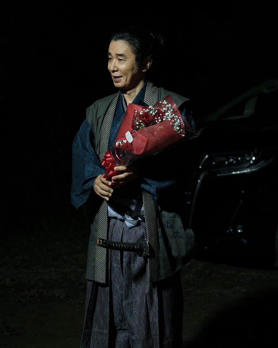 kokurojo_movie's tweet photo. ──𝐇𝐀𝐏𝐏𝐘 𝐁𝐈𝐑𝐓𝐇𝐃𝐀𝐘──

本日3月12日は秋岡四郎介役
#ユースケ・サンタマリア さんのお誕生日🎂
おめでとうございます㊗

#黒沢清 監督初の時代劇に
｢お呼びが掛かればもちろん｣と出演を快諾。

村重の家臣で凄腕の剣豪という
役柄に注目です⚔️

映画『#黒牢城』𝟔月𝟏𝟗日(金)公開🎬 https://t.co/0DfEo8DHXf