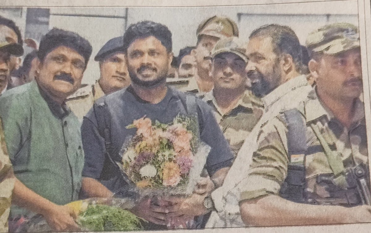 T20 वर्ल्डकप टूर्नामेंट के हीरो रहे संजू सैमसन का

 केरला मे शिक्षा मंत्री वी शिवनकुट्टी ने तिरुवनंतपुरम

 मे भव्य स्वागत किया......