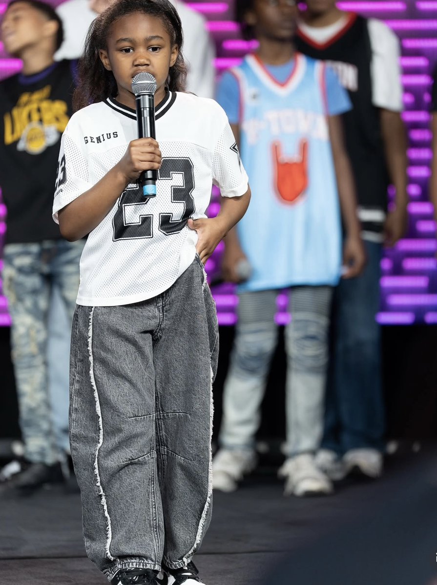 Rhossi_Carron's tweet image. Nothing makes me more proud than to know that my daughters love God and are unashamed to be witnesses for HIM…☺️🙏🏾#GirlDad #Fatherhood #TFCC #GodsPlan