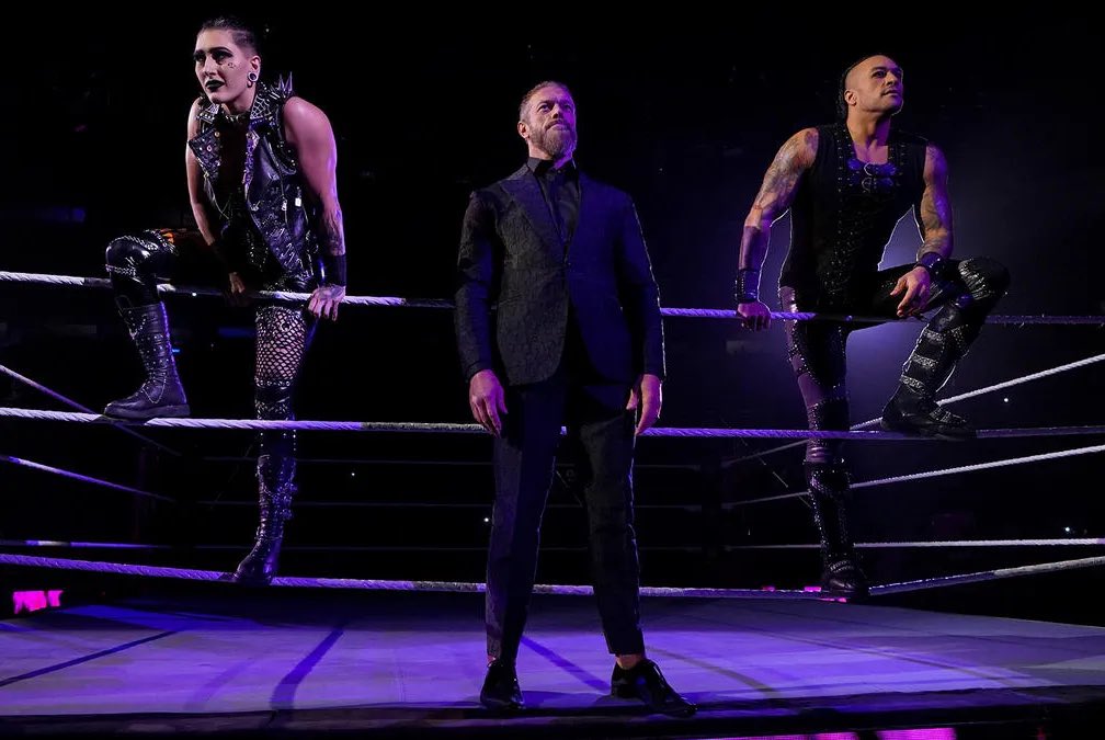 Roman Reigns SZN 💥 tweet media