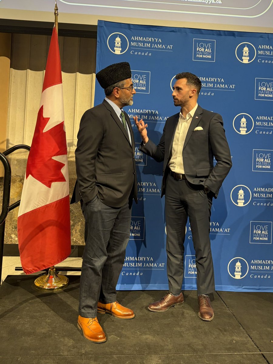 Sflecce's tweet photo. Celebrating unity as Canadians with the patriotic and loving @ahmadiyyacanada community in Ottawa.

Thank you for appealing to our common humanity — to stay united in the face of division and disruption.

It was a lovely Iftar with friends from Ottawa. Wishing Ramadan Mubarak to all those who celebrate!