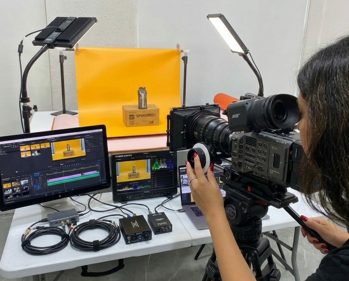 DavidMonroyMx's tweet photo. MORELOS CAPACITARÁ A EMPRENDEDORES EN VIDEO E INTELIGENCIA ARTIFICIAL

El gobierno estatal anunció un taller de Producción y Edición de Video + IA que se realizará el 19 de marzo en el CeMITT. La actividad busca que emprendedores, jóvenes y creadores de contenido aprendan técnicas básicas de grabación, edición y uso de inteligencia artificial para fortalecer la difusión de sus proyectos en redes sociales y plataformas digitales. 

#DMMX #NoticiasMorelos #Morelos 

https://t.co/abf3iU9vt6