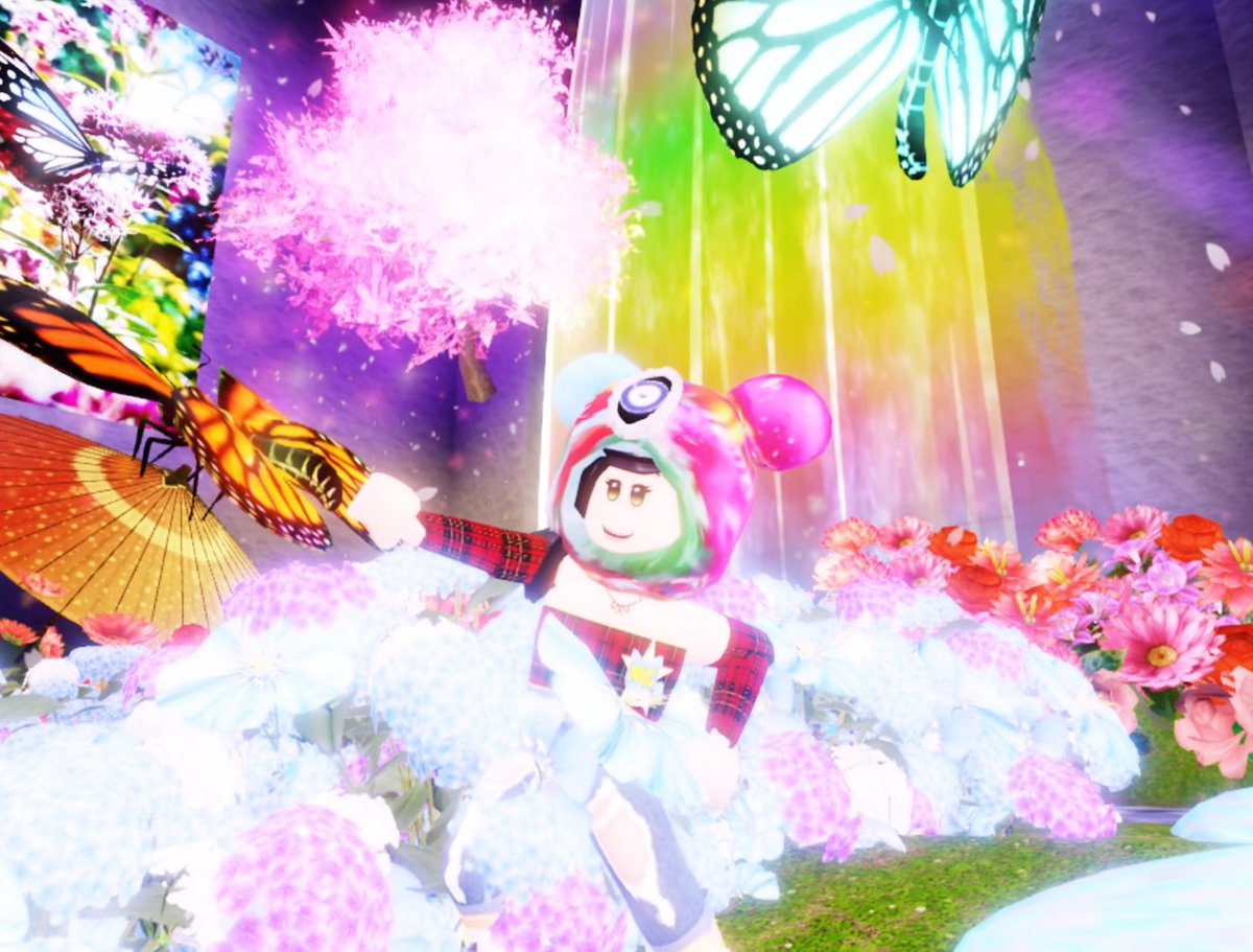 今回広報アンバサダーとして限定アイテムをいただきました✨

蜷川実花さんの美しい世界観をぜひ体験してみてね😄

先着70名の方に無料アバターアイテムの配布キャンペーン中です、3/11（水）21時まで❗️
これはゲットするしかない😳

#蜷川実花Roblox