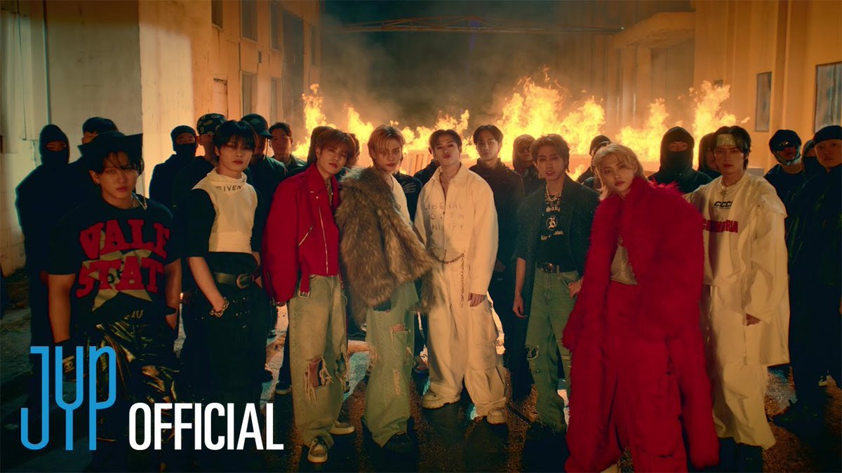 SkzGlobalSTAY's tweet photo. [🚨] El Video de #StrayKids "TOP LINE (Feat. Tiger JK)" sigue trazando la línea en la cima y está cada vez más cerca de alcanzar una meta legendaria. 

​¡STAY! Crucemos juntos la Red Line y demostremos por qué somos de otra categoría. No bajen el ritmo, mantengamos el estándar más alto. ¡Lleguemos a la meta para que todos vean quién manda en la escena! 🎤🔝✨

​TOP LINE (Feat. Tiger JK)
🎯 Próxima Meta: 90M
📍 Actual: 88,756,448 vistas
​🔗 https://t.co/BQ9kE0fZoP 

​~🍑