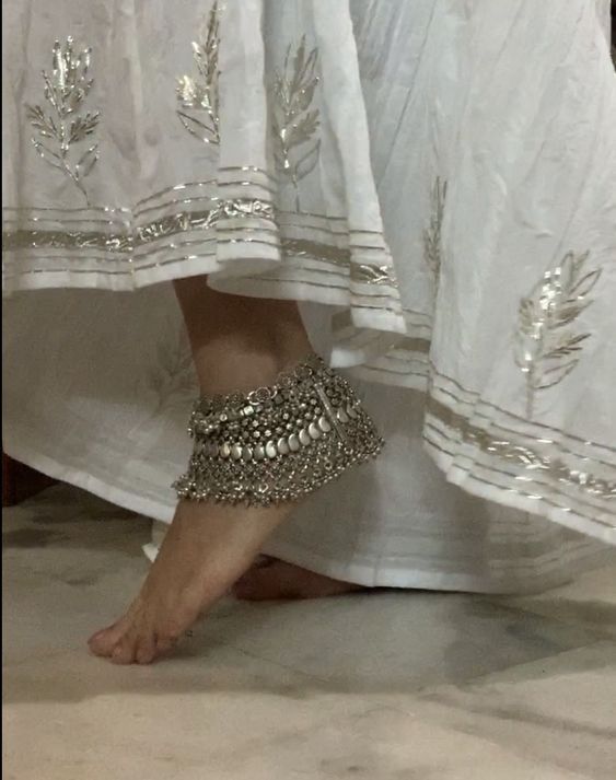 TanuDeepika's tweet photo. @_Mystic_Goddess @MonicaMis351645 I'm a crossdresser sissy https://t.co/W9HAunrU83