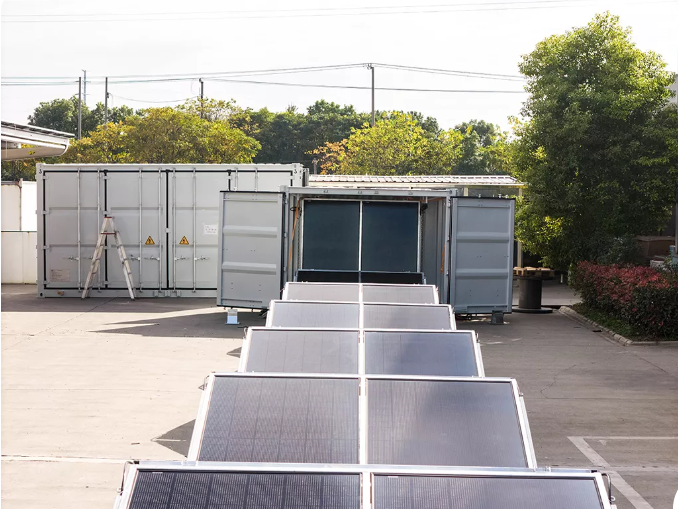 HuijueGroup's tweet photo. 📍 Project Case | Xinjiang Mobile PV + Energy Storage Emergency 
System size: 54kWp + 36kWp / 241kWh
Equipment: Two 10ft foldable solar containers.
This system provides fast mobile power supply.
 #Xinjiang #SolarContainer  #EmergencyPower 
📱 WhatsApp: +86 152 2196 8645 https://t.co/jg8JuFIq9M
