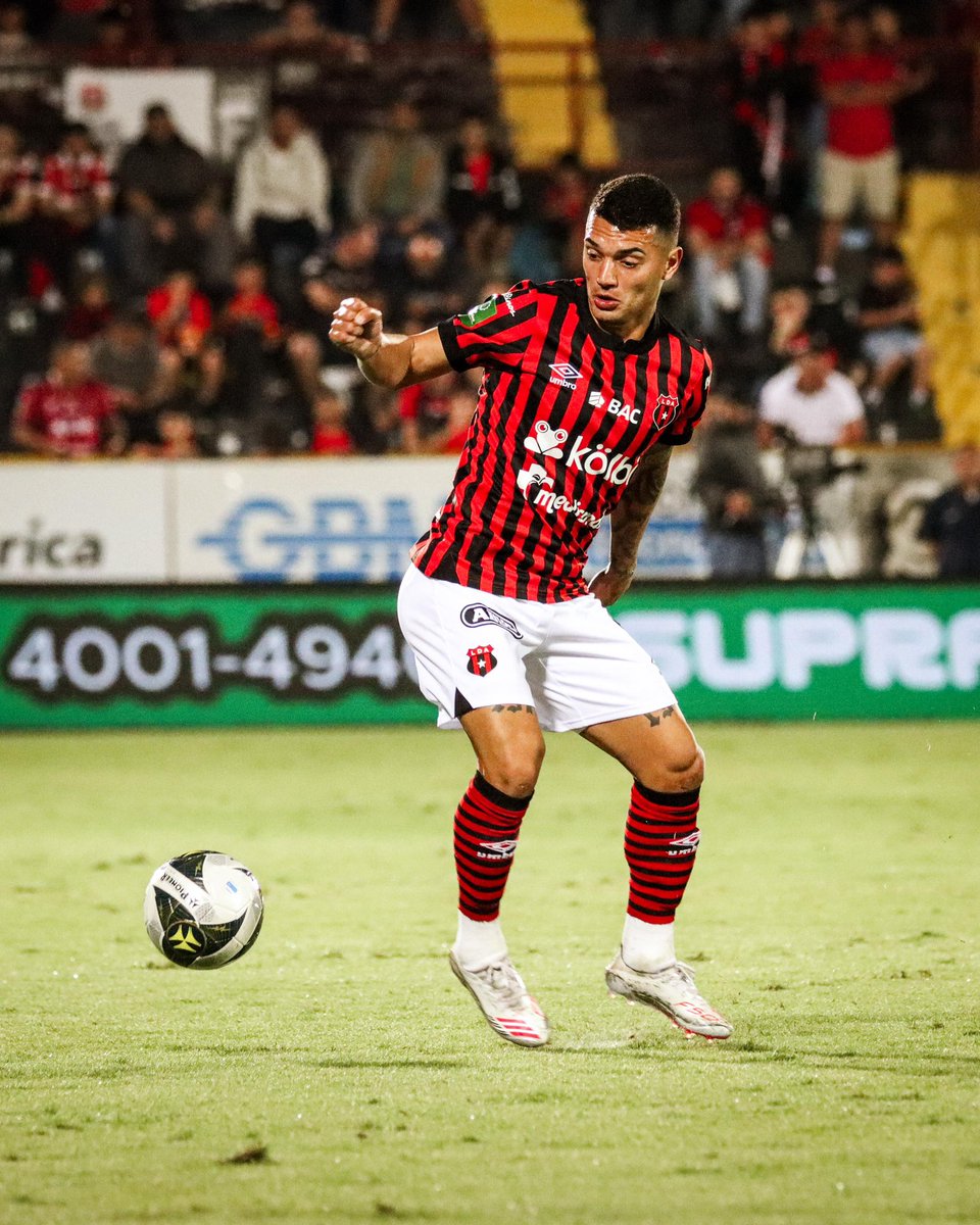 ldacr's tweet photo. El futbolista, Malcon Pilone, presenta una ruptura completa del ligamento cruzado anterior con compromiso meniscal y del ligamento colateral medial. 

Será intervenido quirúrgicamente esta semana, el tiempo de recuperación será de un aproximado de 9 meses. https://t.co/dFkOWQwUF9