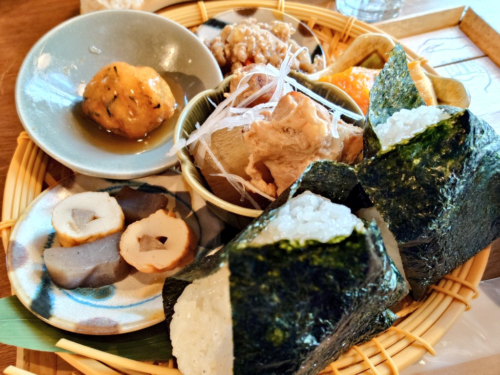 健康診断来たけどなんか悪くなってそうだったから、健康そうなランチ食べた！