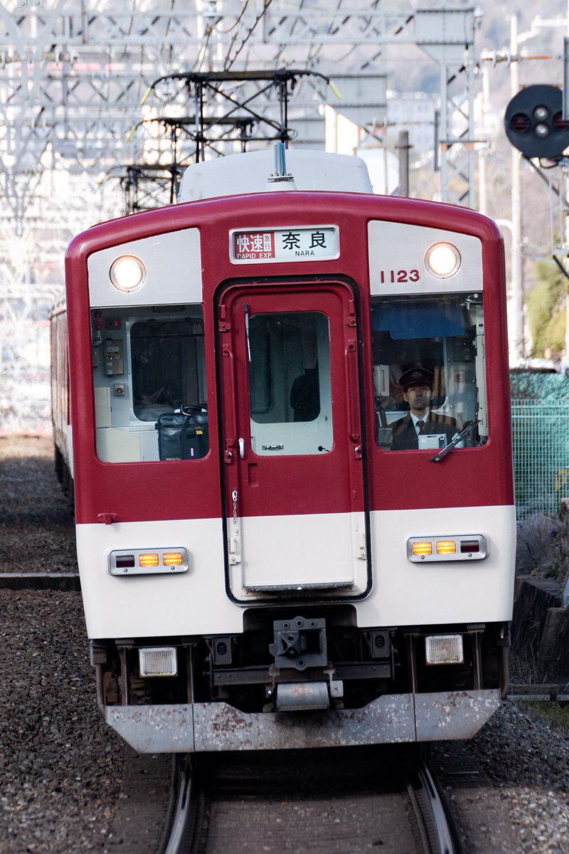 8586L86's tweet photo. 今日はVL21、VL23が朝8連に充当されました https://t.co/YTPqYYYwAg