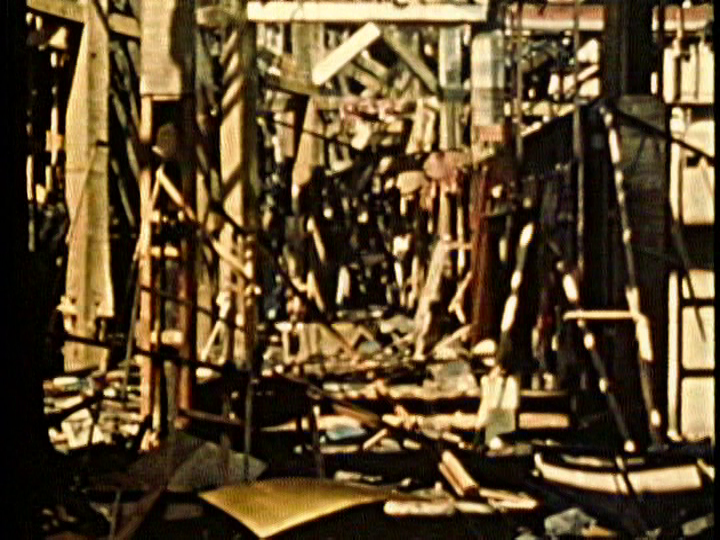 TelevisualWord's tweet photo. Landscape and Desire (1981)

Ken Kobland photographs the midwest USA on the road &amp; at zones in-between

Titular dichotomy is ambiguous but implies organizational logic of natural &amp; manmade objects

Vimeo; "LAND+DES(1980)-HD 720p" is a longer version, unlike the newer restoration https://t.co/xkUX7kLClD