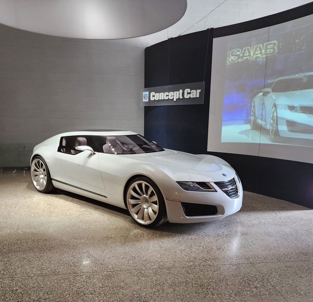 ThingsSaabOwnersDo tweet media