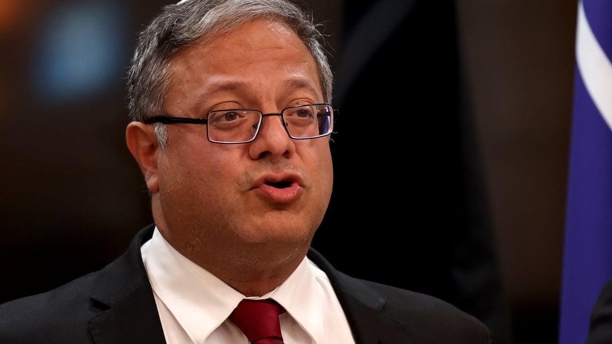 🚨 BREAKING

Reports indicate Iran struck Netanyahu’s house, killing his brother, and targeted Ben-Gvir’s house, leaving him seriously injured.
The son of Israel’s finance minister is also wounded and in critical condition.
Verification is ongoing…