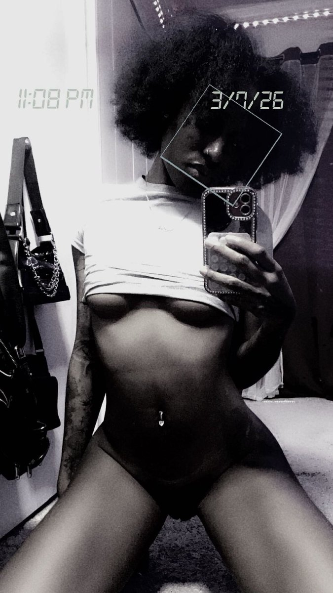 pay_temptation's tweet photo. Like em petite right ? https://t.co/u9wHLU9YUk