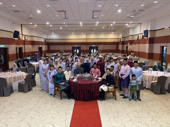 JapanConsulate's tweet photo. 9 Mac di #Sintok, #Kedah. Saya menghadiri majlis penutupan Program Musim Panas #UUM-KSU(#KyotoSangyoUniversity) 2026. Program ini bermula antara dua universiti pada tahun 2020. Semoga pelajar tahun dua KSU, akan membawa pulang pengalaman berharga dari Malaysia. https://t.co/MYwIwqn2D9