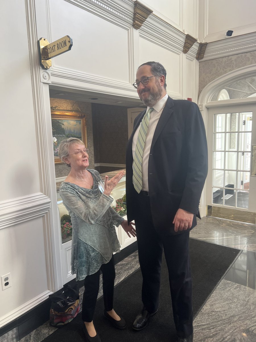 JeannieCastells's tweet photo. @NelliePou As your Alzheimer’s Association, Congressional Ambassador, I was delighted to be included to be with you at a gathering that included Ben Rich, Chief of Staff, Ian Godfrey,  District Director and Julian Jiminez, Staff Intern. https://t.co/BnKrCFuxIC