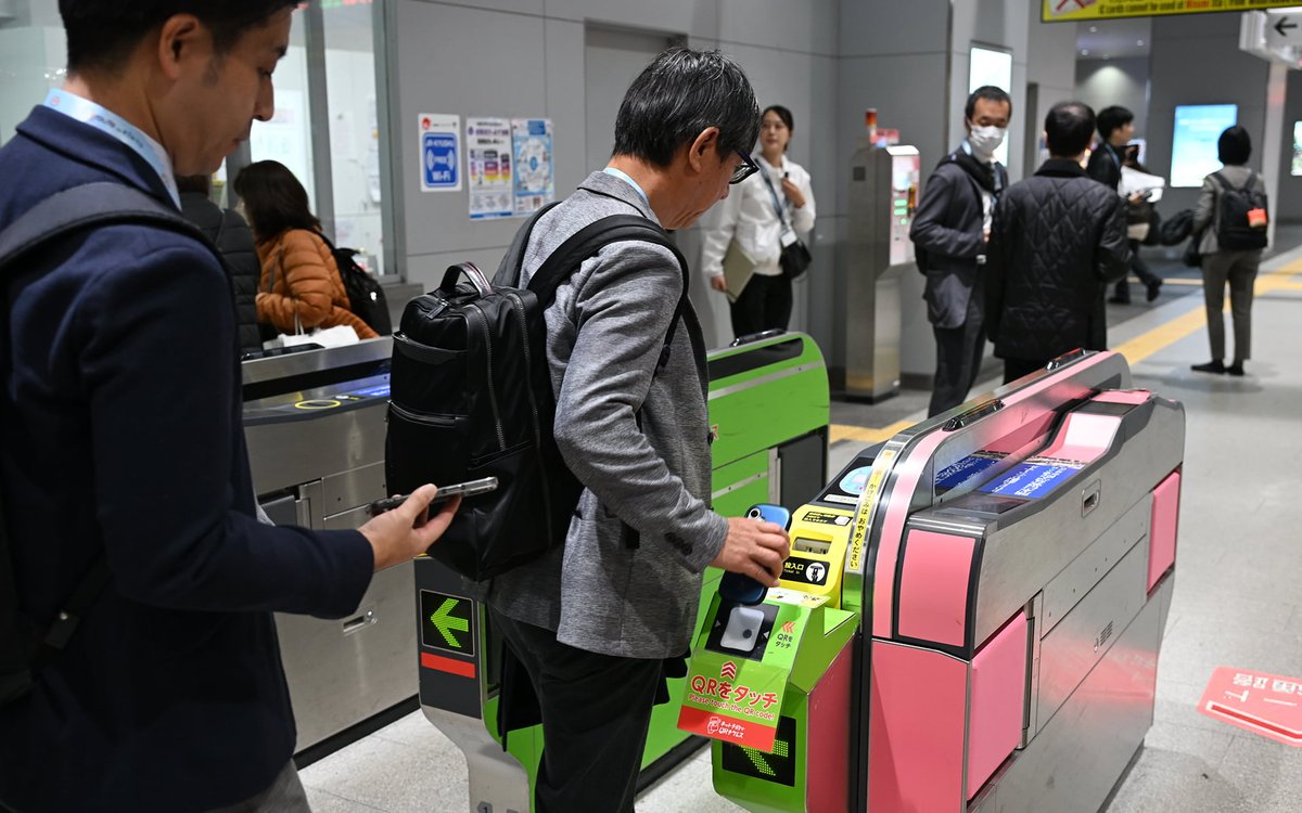 COMmmmONS tweet media