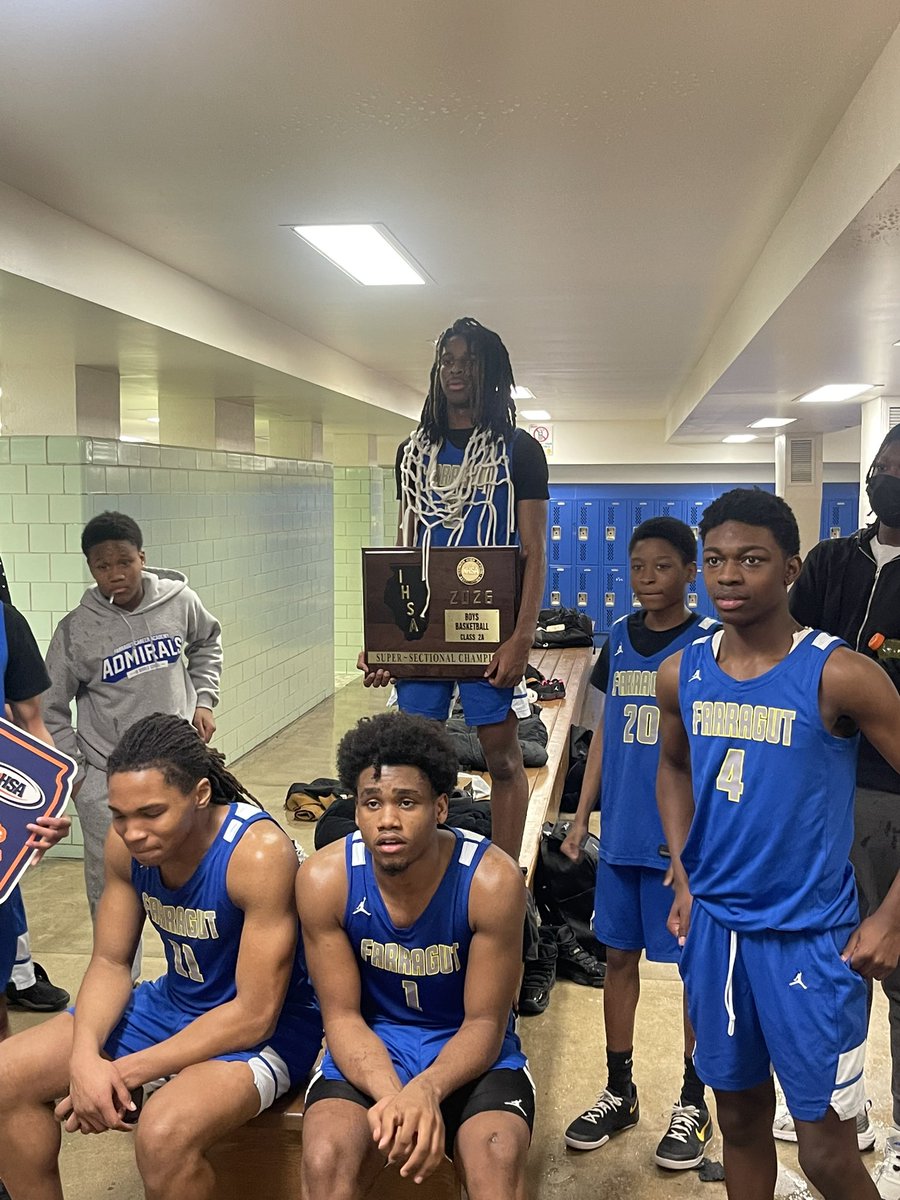 farragut_hs's tweet photo. Congratulations Admirals winning to advance to the state to compete for a title! Counted out by everyone but that didn’t stop the Admirals. @LatrellKelley @LazavionKelley @DelonteCook1 @DeangeloTEmbrey https://t.co/UKZMFF9vPW