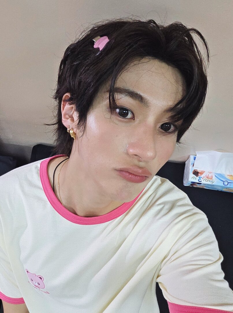 selfolssi ♤ tweet media