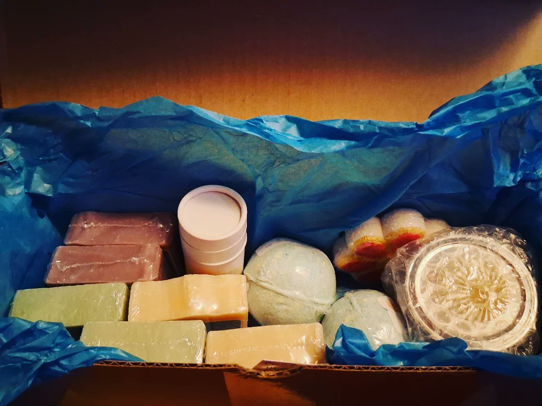 shaindelr's tweet image. I just received a BEAUTIFUL care package from @CoconutMilkSoap ! Relaxing body butter, cute bath bombs &amp;amp; soap in original coconut, mint &amp;amp; lavender lilac! Check them out  &amp;amp; support small businesses/craftspeople ! 💗 #gifts🎁 #thoughtful #thoughtfulgifts 

Coconutcreamsoap.com