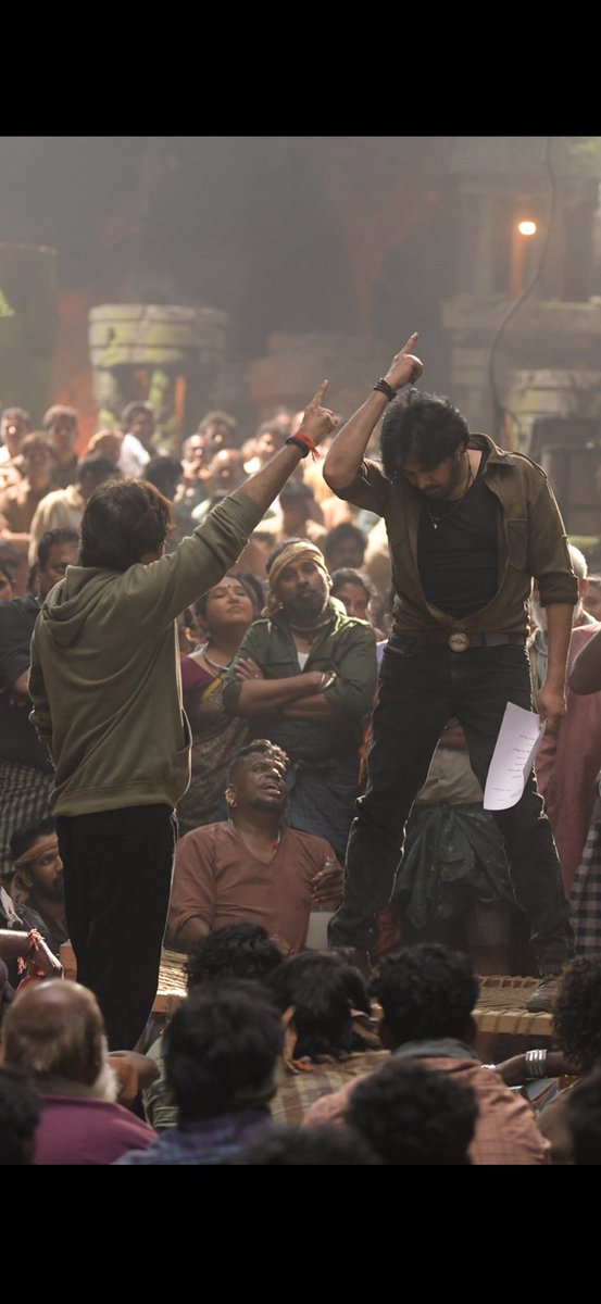 ఎక్కే, దిగే కిక్కులోన  దక్కేదేముందే 

అరె సచ్చే దాకా కిక్కే ఉండాలే……. 

ఎక్కీ తొక్కేటోల్లే ఉంటే తగ్గేదేముందే…

నెగ్గే దాకా తిక్కే ఉండాలే…….. 

<a href="/ThisIsDSP/">DEVI SRI PRASAD</a> 
<a href="/LyricsShyam/">Kasarla Shyam</a> 
#Rammiryala

<a href="/UBSTheFilm/">Ustaad Bhagat Singh</a> 
<a href="/MythriOfficial/">Mythri Movie Makers</a>