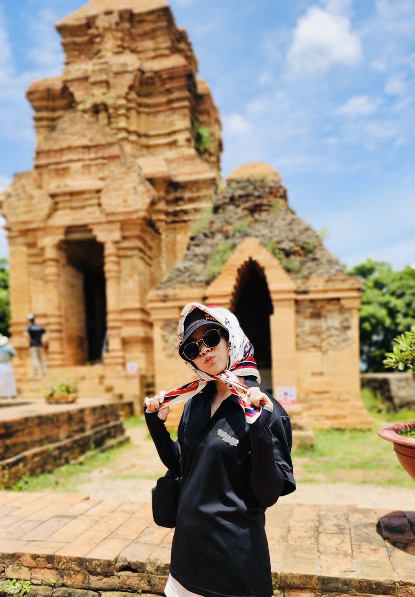 MP_Dzoro's tweet photo. Just a happy girl enjoying the Phan Thiết sunshine!🌞
#Vietnam #Phanthiet #travel https://t.co/e00GbH7FBO