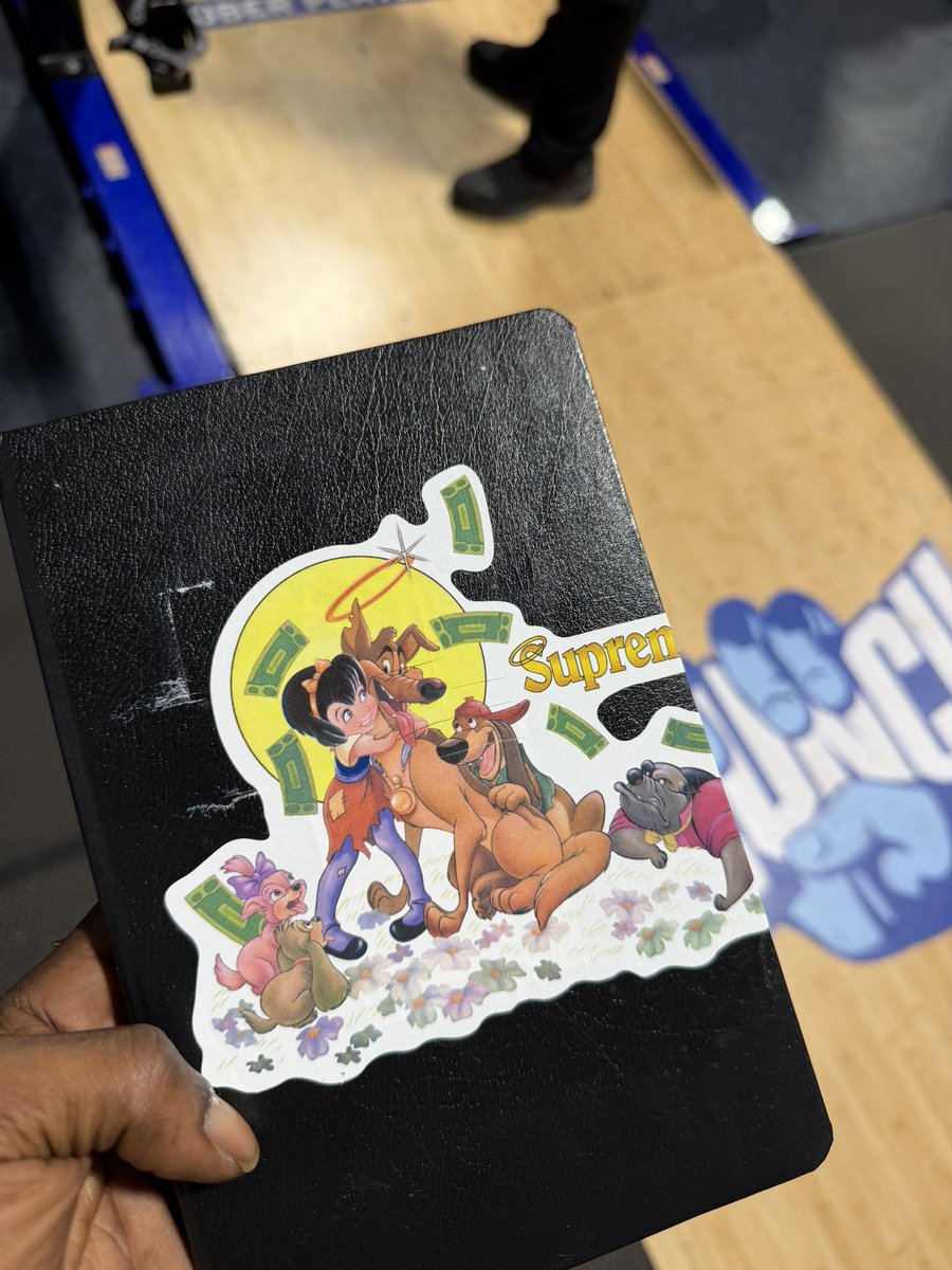 isparkedAnIdea's tweet photo. Two things I got back to this year 
1.the gym 
2. Journaling 
Found an old one from 2017. a life lived is one worth keeping a record. #gym #fitness #journaling #motivation https://t.co/QJLEQ2L2e2