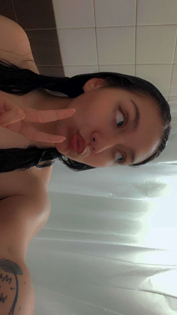 FBizzle (@battsfelicia93) on Twitter photo 