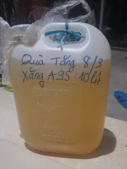Quà 8/3 hơi muộn nhưng vợ vẫn vui 😂